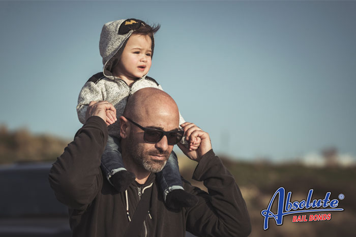 Bailing Out vs. Staying In Jail bakersfield bail bonds